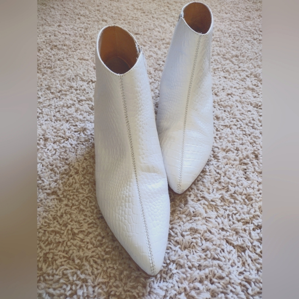 Bared white leather boots size 37